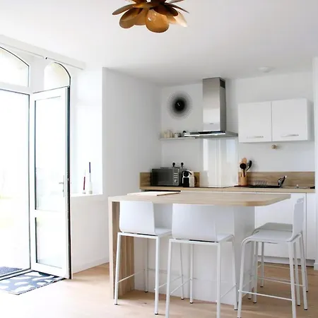 Apartment Azea, Les Pieds Dans L'eau *
